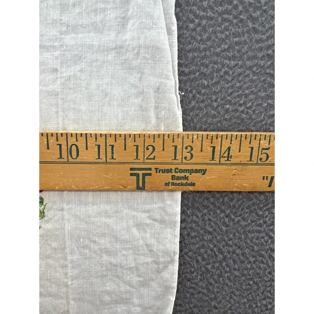 Vintage White Linen Hand Towel Fruit Wreath Hemstitch Guest Towel 13x21 B.H.